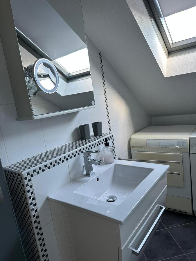 Apartment Nahe Naturschutzgebiet „Wurmtal“ Вюрзелен Экстерьер фото
