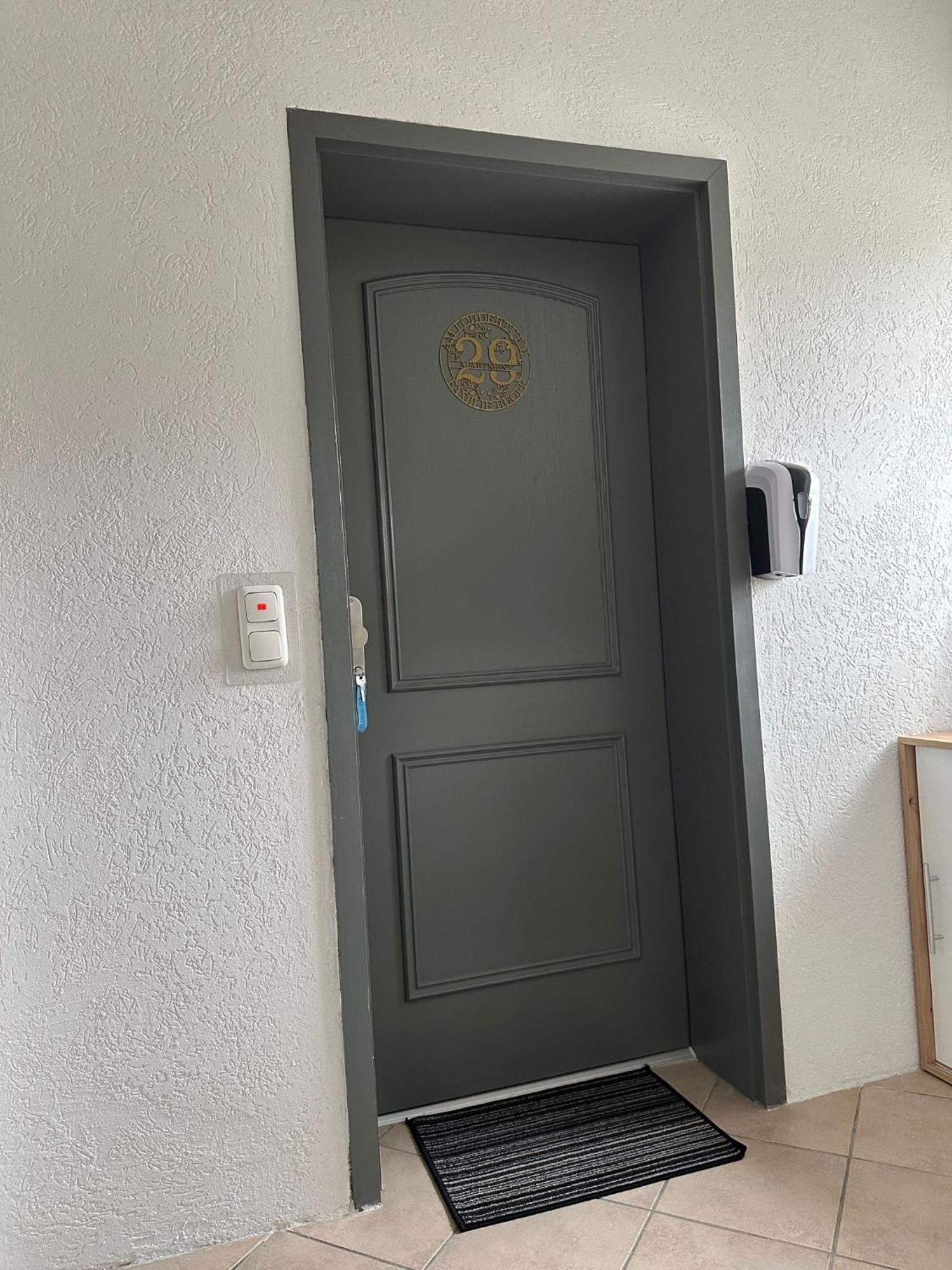 Apartment Nahe Naturschutzgebiet „Wurmtal“ Вюрзелен Экстерьер фото